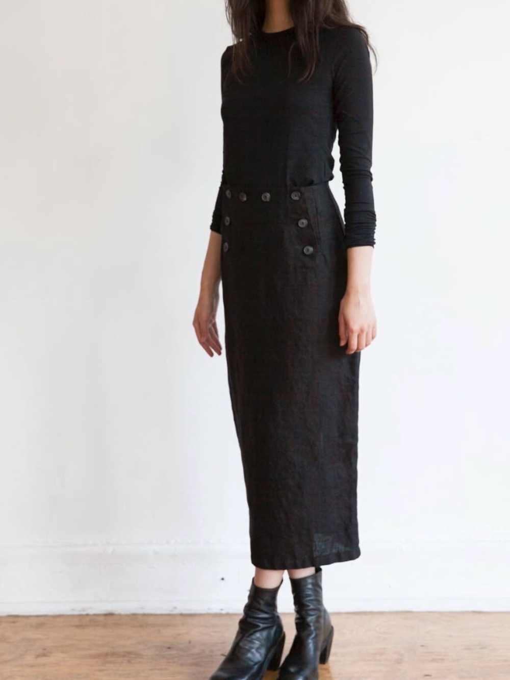 Ovate Linen Button Skirt